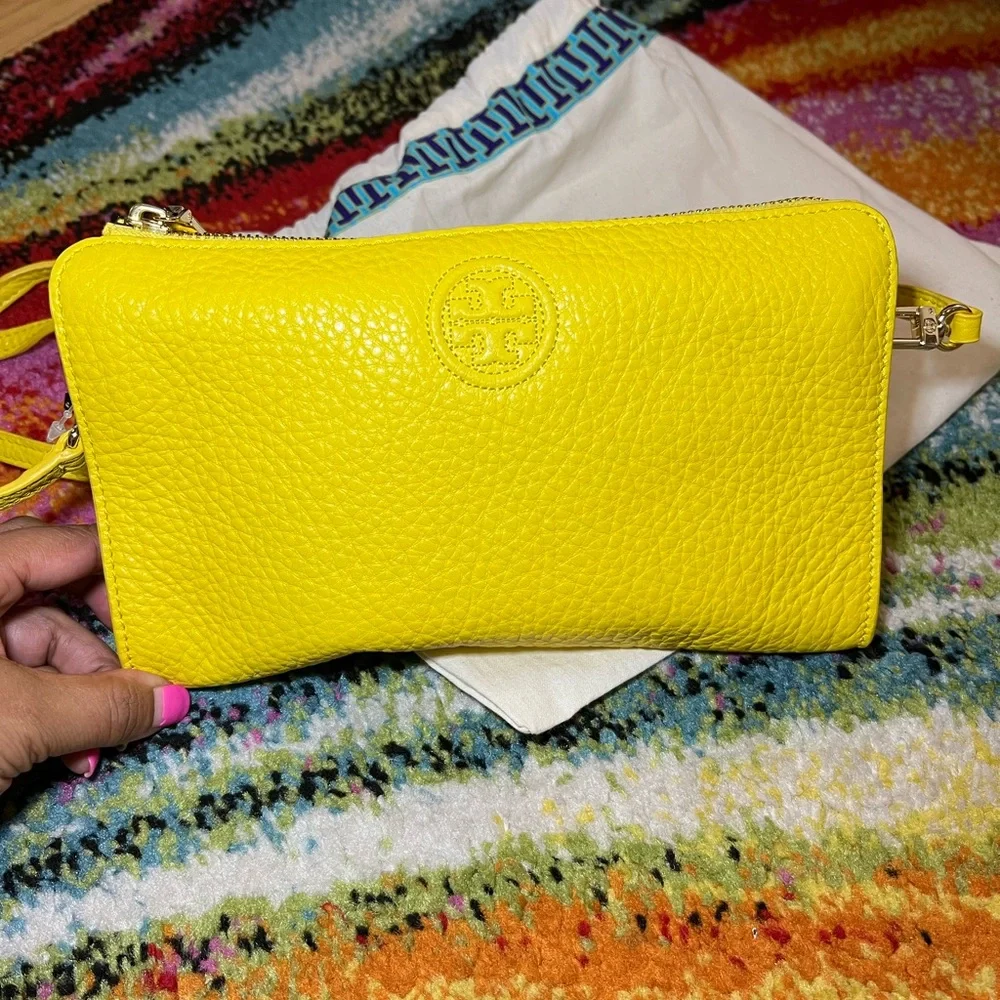 YELLOW Tory Burch Crossbody. - Picture 1 of 4